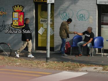 Immigrazione, così gli scafisti di terra "lavorano" a Milano 2