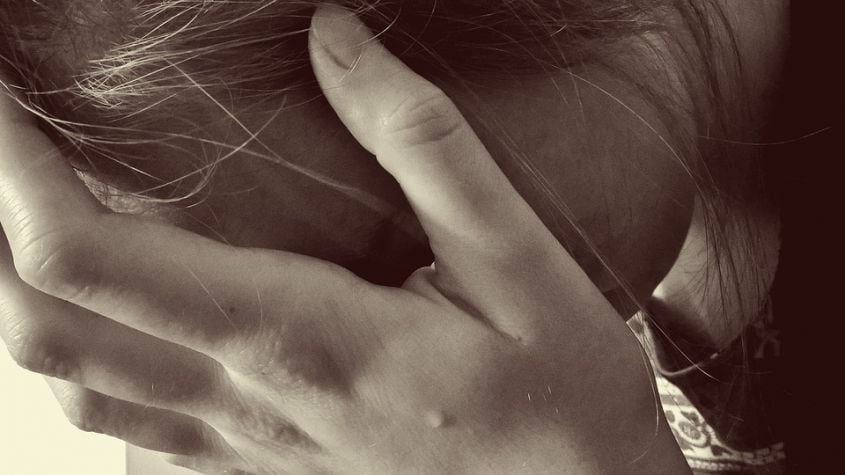 Catania, minaccia la madre e rompe dita alla nonna: arrestato