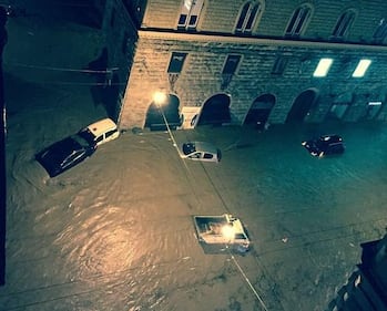 Alluvione a Genova: allagamenti, blackout, scuole chiuse 12