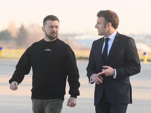 Francia e Germania rinsaldano l'asse a due. Ma così ritorna il gelo con gli altri 25 Paesi