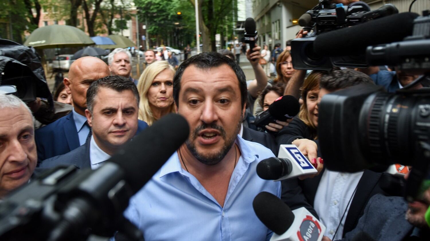 "In ogni caso lunedì si chiude". Poi Salvini attacca Forza Italia