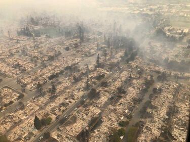 La California brucia: proclamato lo stato di emergenza  8
