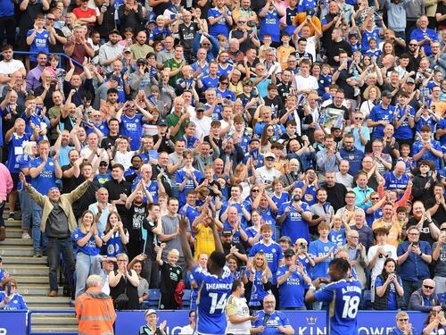 Un sabato pomeriggio a Leicester con i tifosi inglesi (e alcuni italiani)