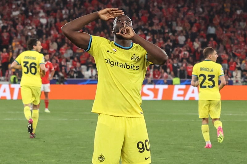 Lukaku gol Benfica Inter