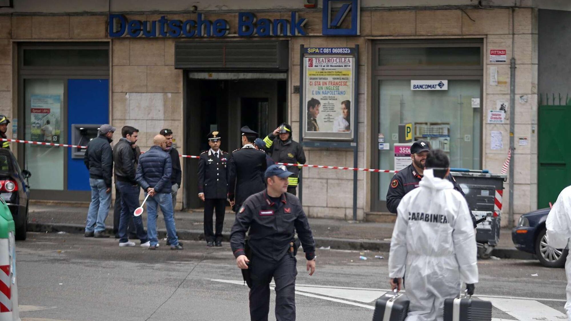 Tritolo sul marciapiede per rubare il bancomat Poteva essere una strage