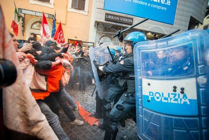 Gli scontri a Roma per il Dl Sicurezza 4