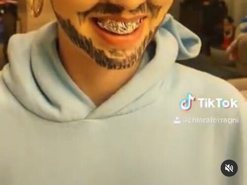 I Ferragnez in quarantena e Chiara si trasforma in Post Malone: "Hai 32 anni, c'è il virus"