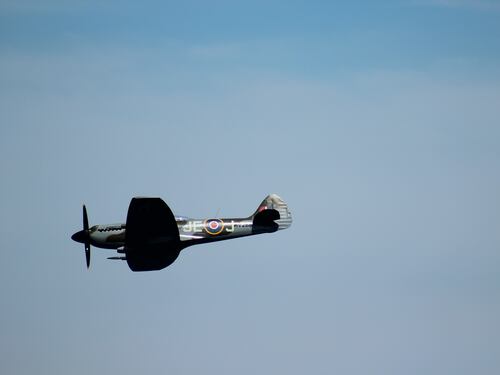 Il "Volo più lungo" è iniziato: lo Spitfire d'argento è partito per il giro del mondo