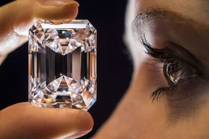 Il diamante "perfetto" all'asta per 20 milioni di dollari 9