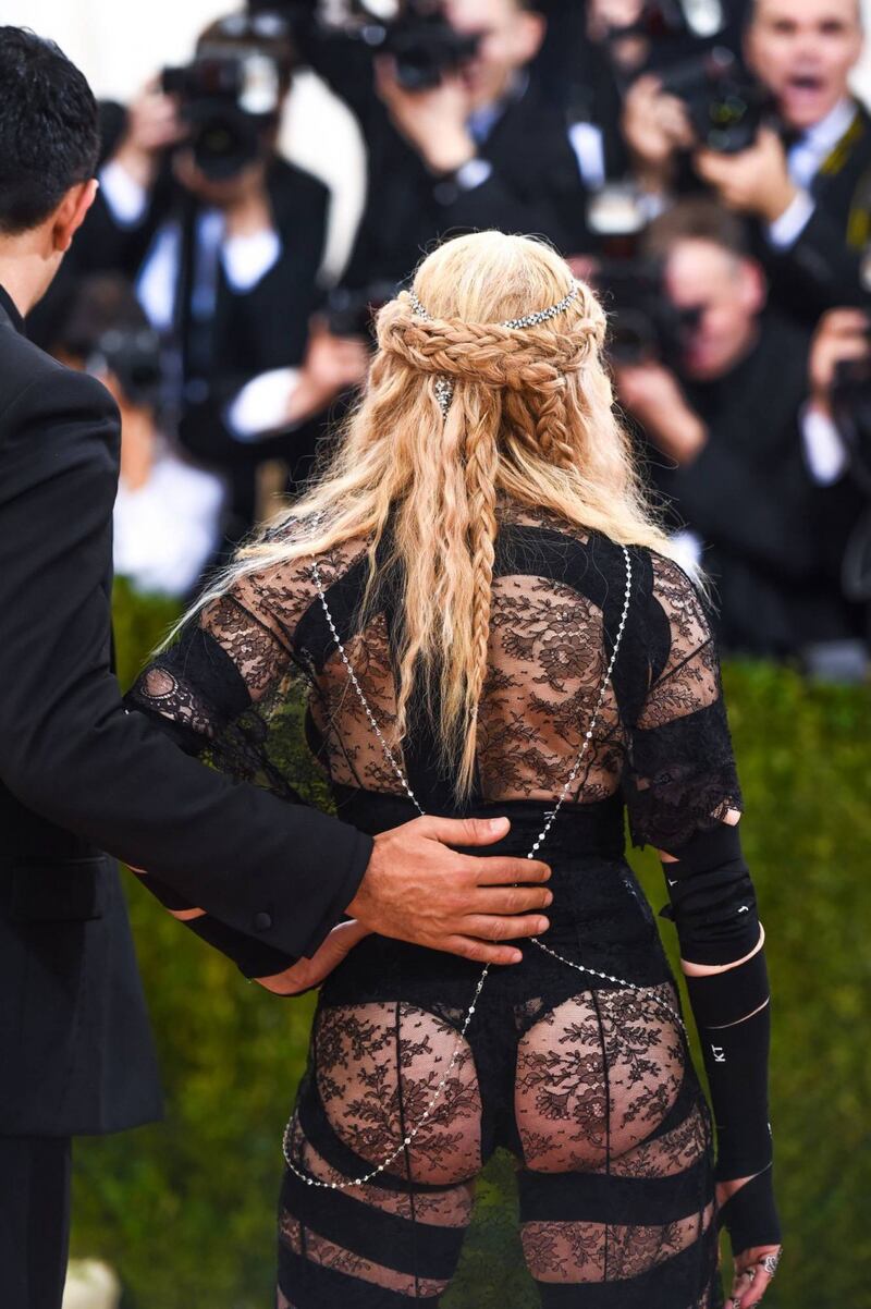 Madonna al Met Gala 2016 17