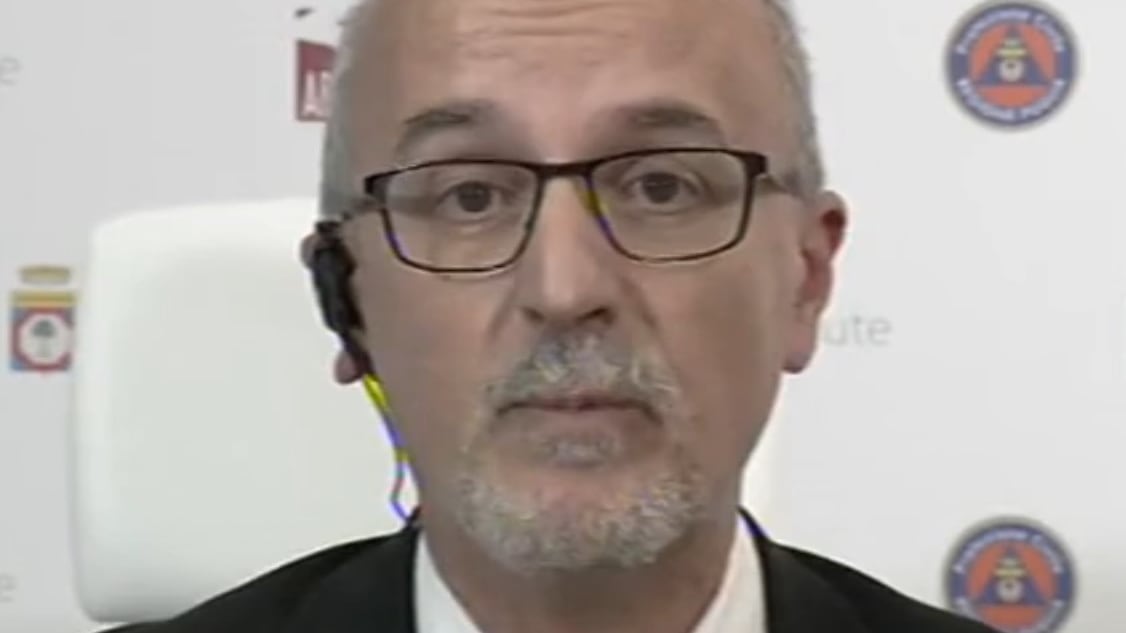 Anche la virostar Lopalco pensa che le trivelle causino il terremoto. Alla faccia della scienza