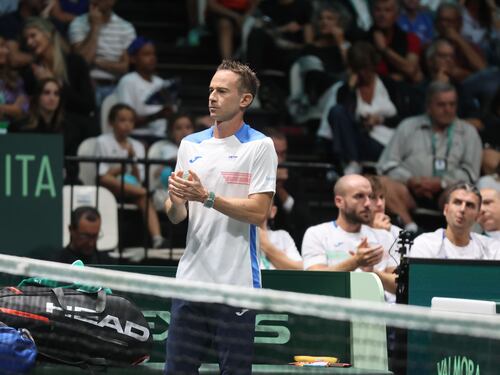 Il Canada di riserva travolge l'Italtennis a pezzi