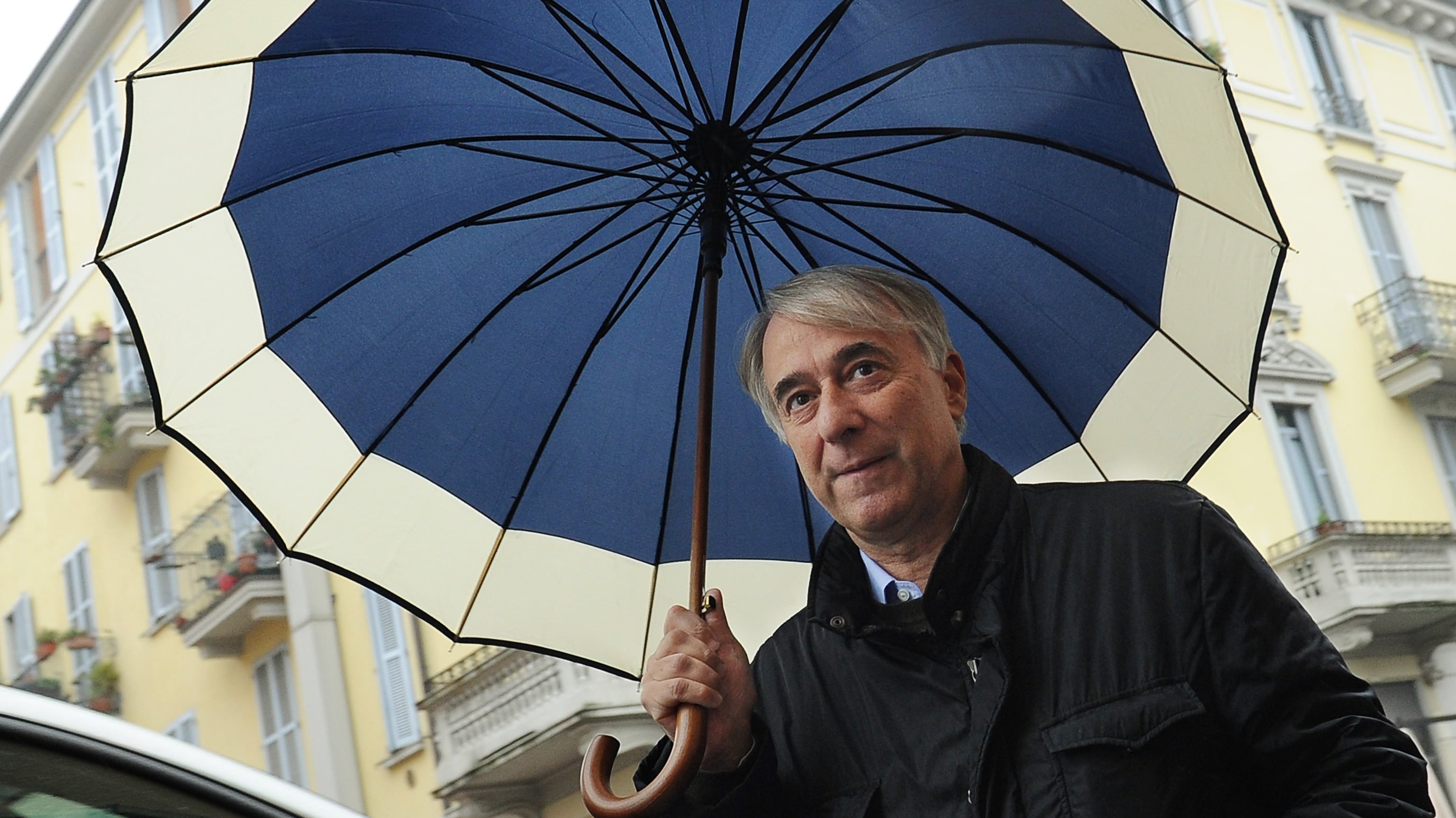 Pisapia fa il capopopolo ma vale il 3%