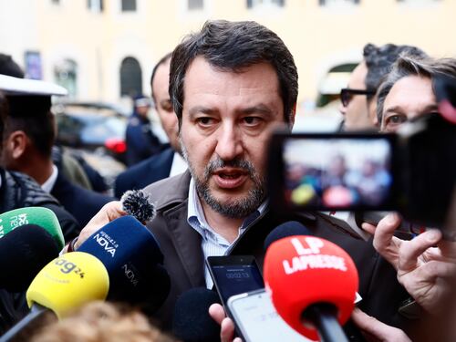 Sciopero, Salvini firma la precettazione: "Più di uno al giorno negli ultimi due anni"
