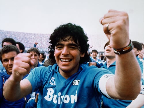 Un’inutile operazione alla testa causò la morte di Maradona