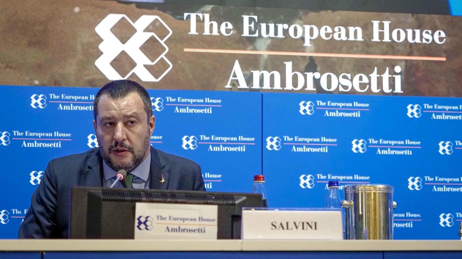 Ora Salvini smorza i toni: "Nessun golpe giudiziario"
