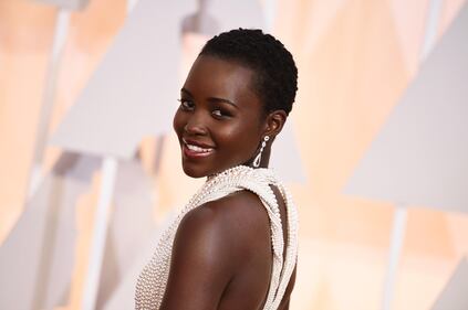 L'abito di Lupita Nyong'o con 6mila perle 6