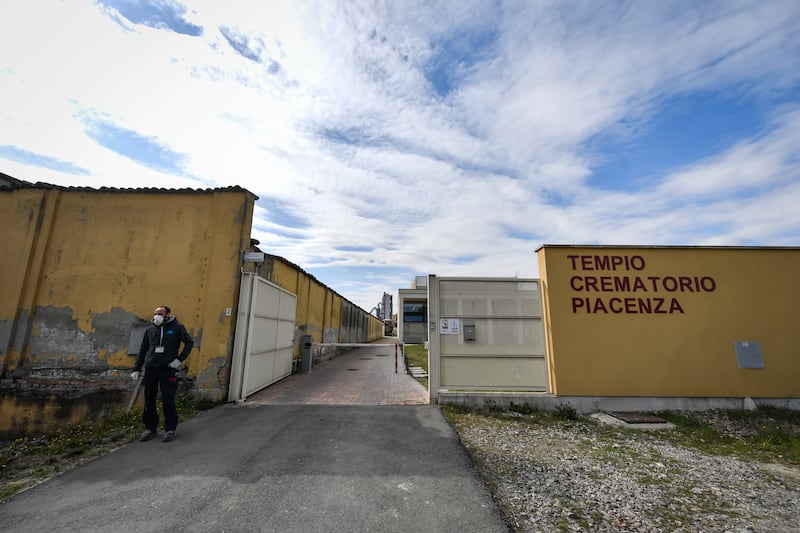 Il tempo crematorio di Piacenza (La Presse)