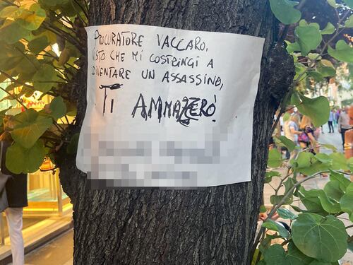 "Mi fai essere un assassino, ti ammazzerò". I cartelli choc contro il procuratore