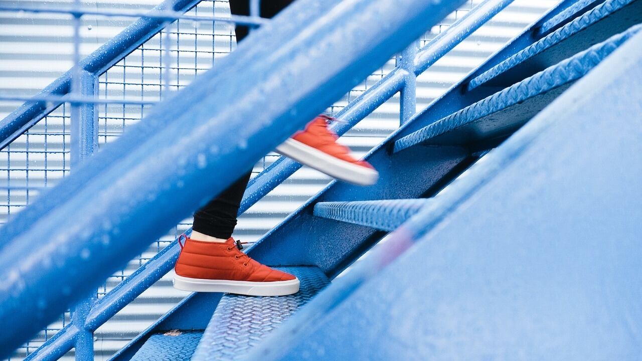 Fare le scale di corsa indica la salute del cuore