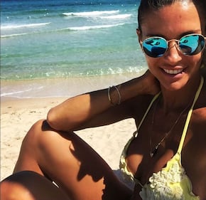 Martina Colombari sexy al mare 2