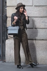 Giulia Salemi hot a passeggio per Milano 16