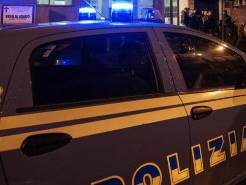 Padova, 34enne accerchiato e picchiato da 5 ragazzi: “Sei fascista”
