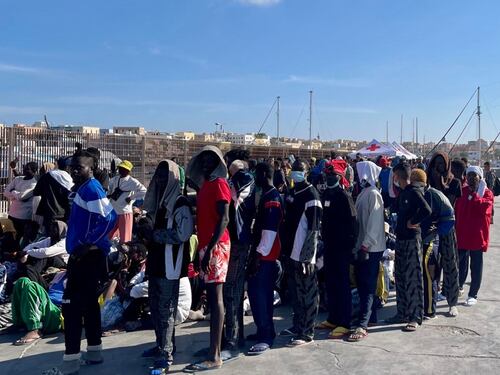 La protesta anti-tendopoli. E una neonata arriva morta