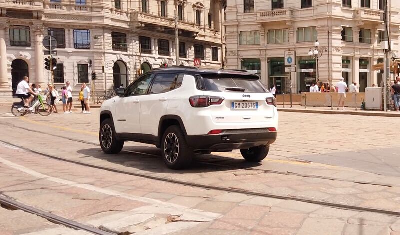 Jeep Compass 4XE, guarda tutte le foto della nostra prova 17