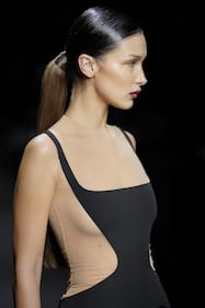 Bella Hadid sexy a Parigi 5