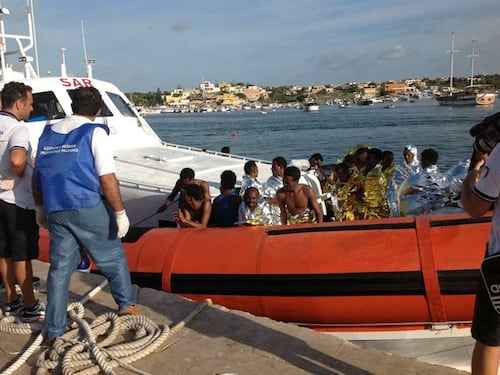 Aiutiamo gli immigrati a rimanere nel loro paese