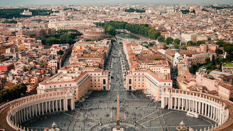 Vaticano, Ior condannato a pagare. 21 milioni per l’intrigo del palazzo di Budapest