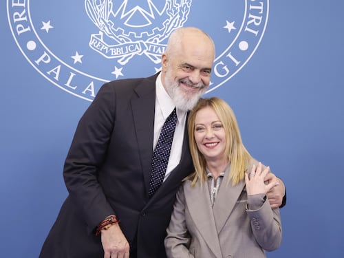 Migranti, ruolo italiano nei Balcani, ingresso dell'Albania in Ue: Meloni accoglie Rama. "Giornata storica"