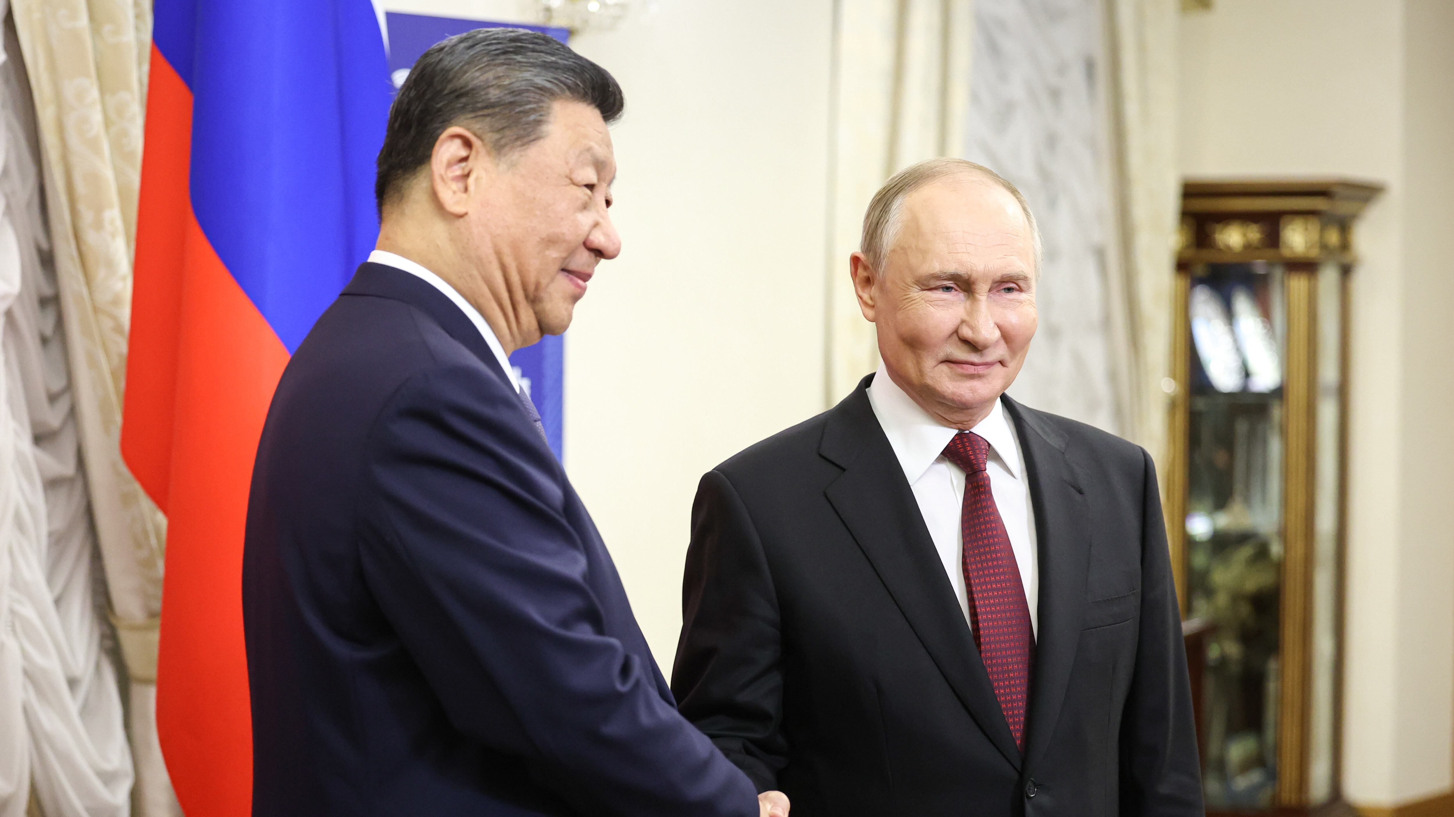Colpo per prosciugare le risorse di Putin e Xi (ma può saldare l’asse)