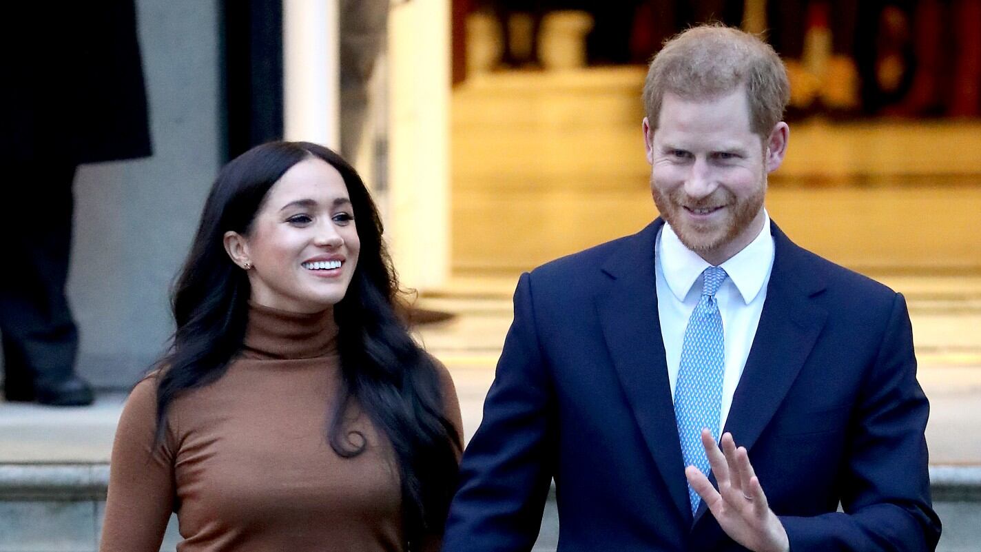 Meghan Markle sfoggia un abito low cost per il suo ritorno a Londra