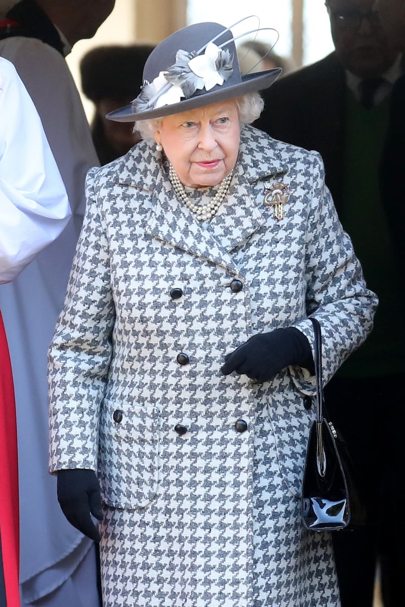 Prima uscita pubblica della regina al fianco del principe Andrea 3