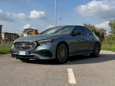 Mercedes Classe E 300e: guarda la gallery della berlina ibrida super lusso 2