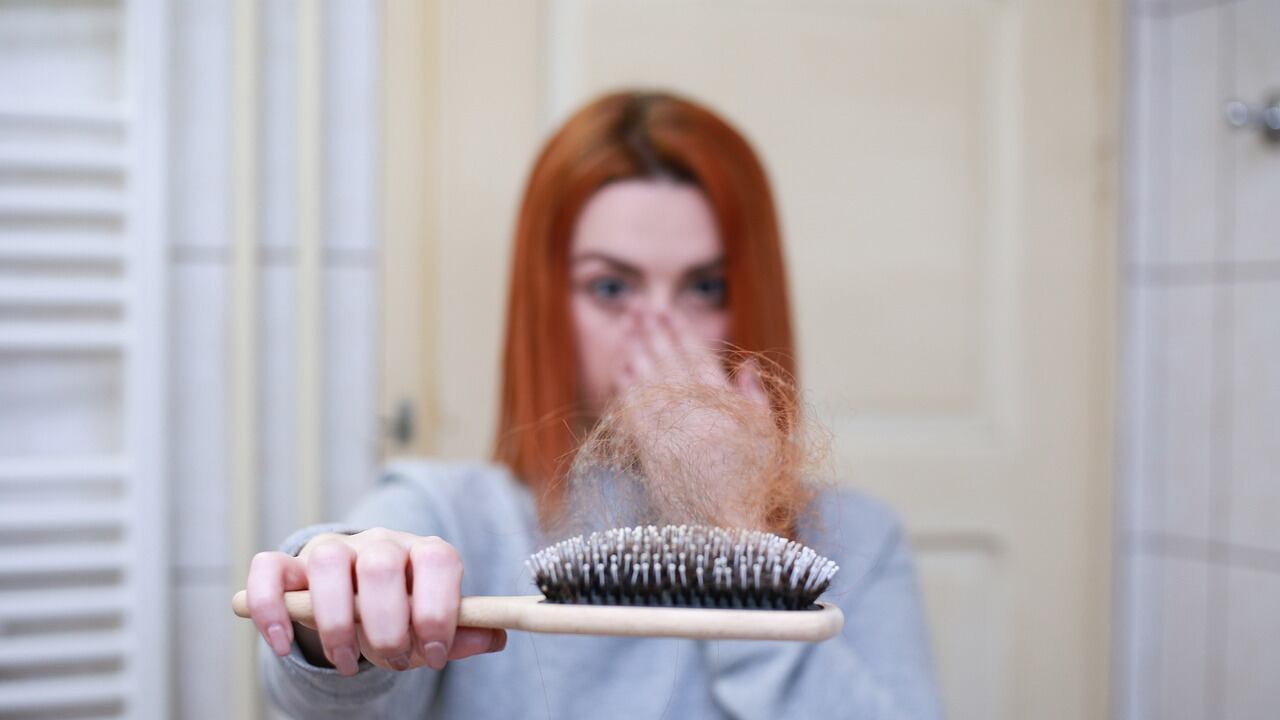 Effetto Covid sui capelli: come la pandemia li ha presi di mira