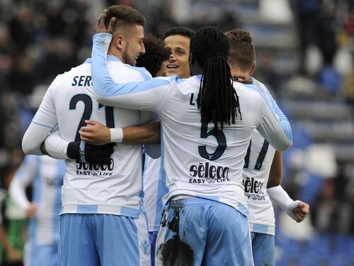 Serie A, Lazio tris di gol al Sassuolo e terzo posto. Rinviata per neve Juve-Atalanta