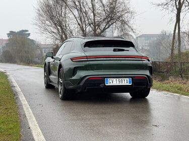 Porsche Taycan Turbo S: la gallery dell'elettrica "familiare" da 952 CV 20