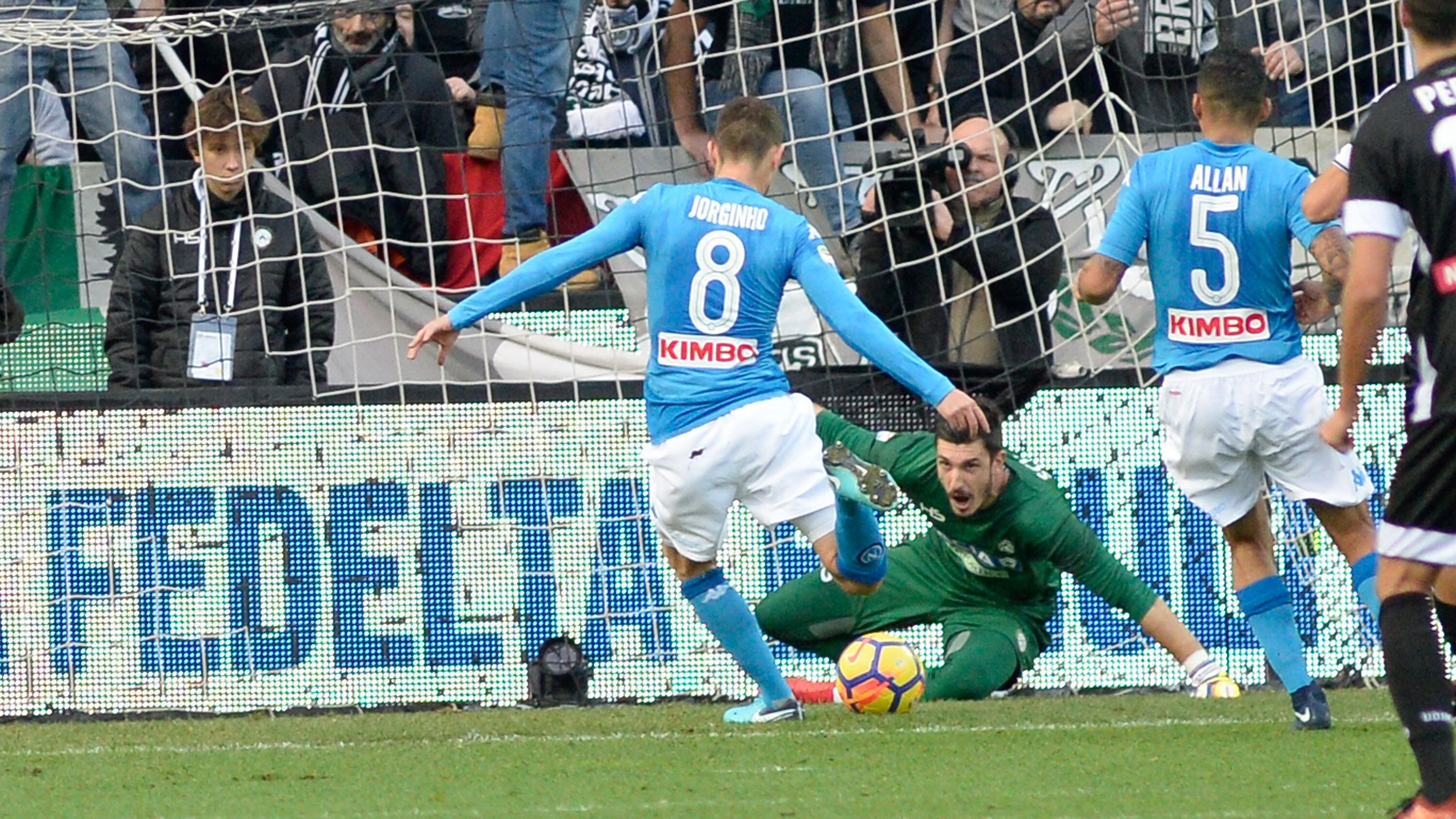 E anche il Napoli si scopre cinico