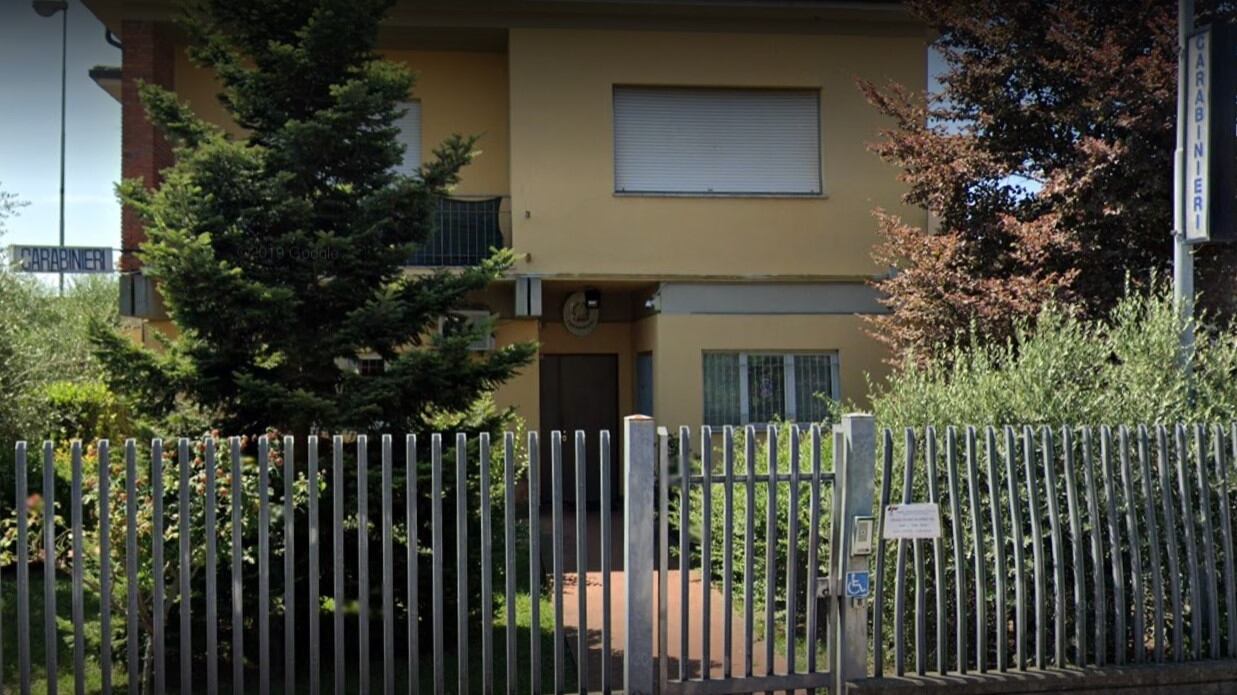 Stranieri fermano automobilista, lo pestano e lo derubano