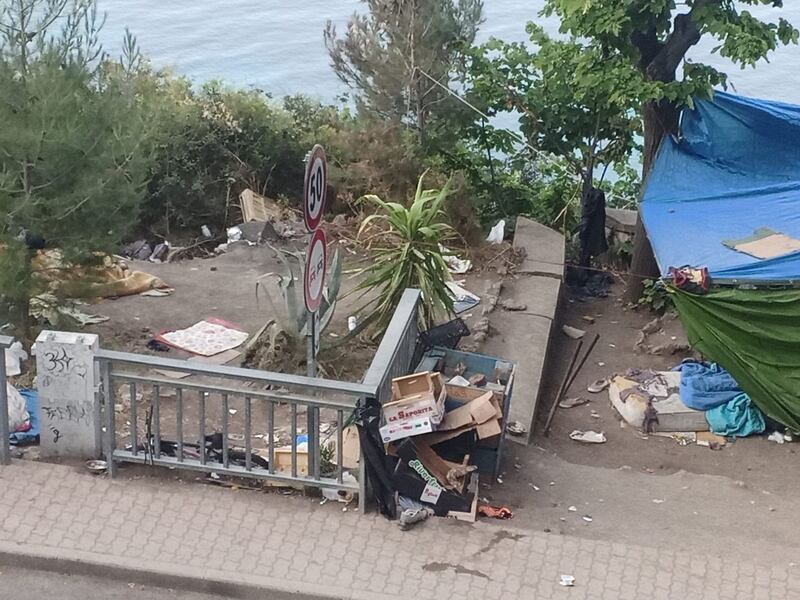 Ventimiglia: ovunque accampamenti di migranti, pure in spiaggia 13