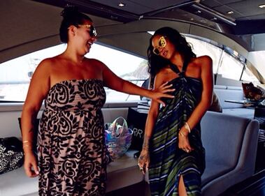 Rihanna, che topless al mare in Brasile 10