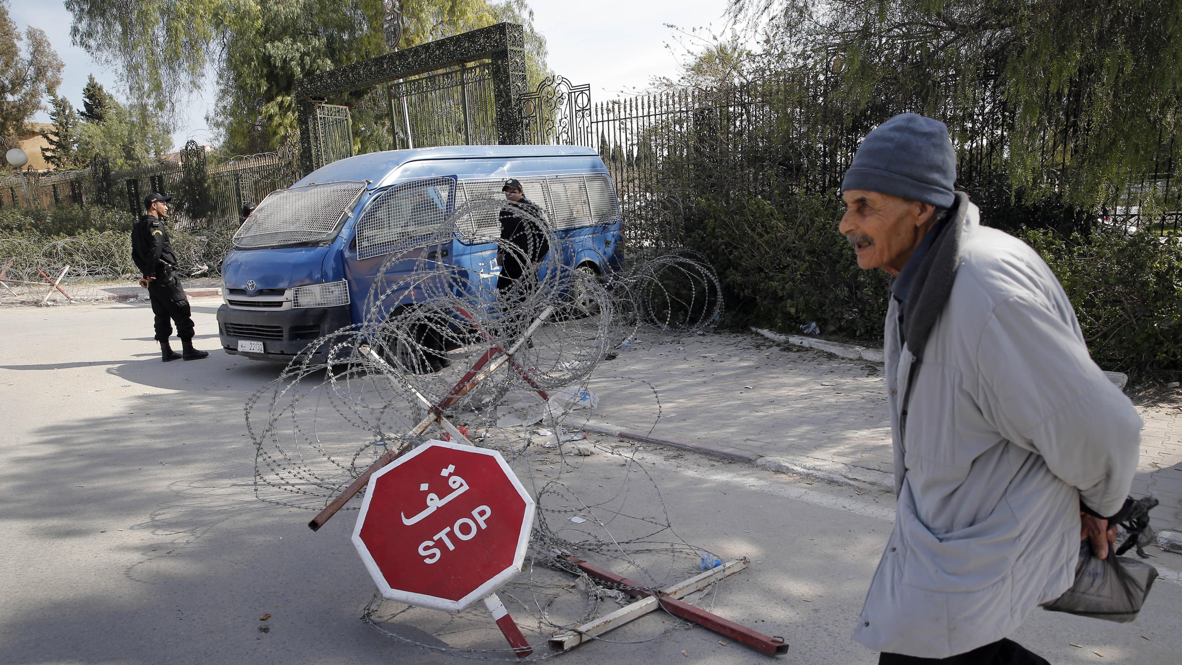 Attacco a Tunisi, arrestati complici in fuga