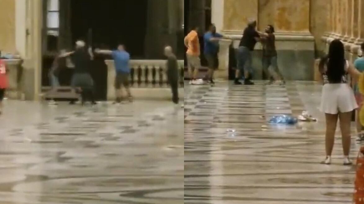 Rissa con le mazze fra clochard in Galleria Umberto