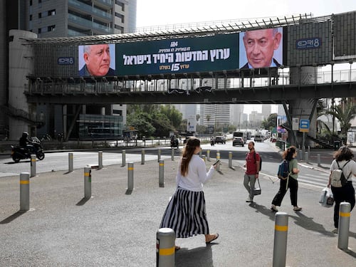 Israele, duello Netanyahu-Eisenkot per il potere. E spunta l’ipotesi di una nuova guerra con l’Iran