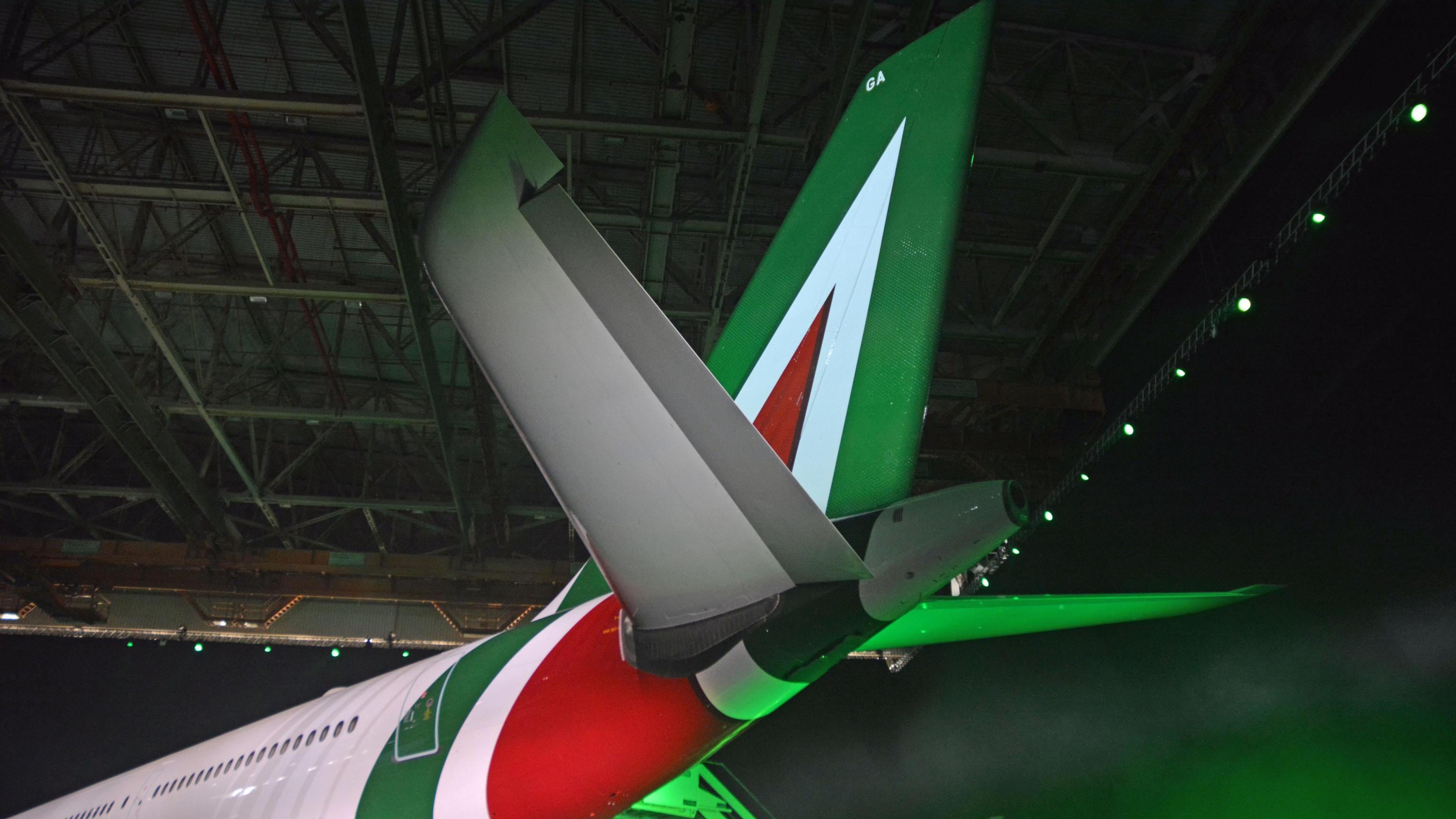 Alitalia, giallo sulla nuova livrea dal nero filo-arabo nel Tricolore