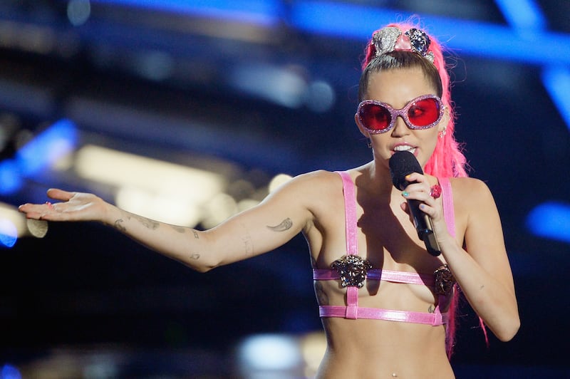Miley Cyrus e le star attaccate dagli hacker 7