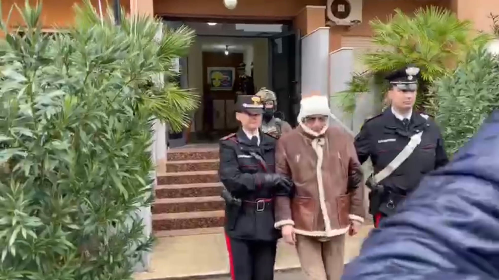 I parenti intercettati e le cartelle cliniche. I segreti del blitz su Messina Denaro